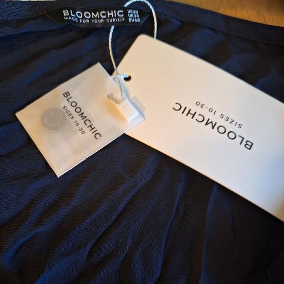 Bloomchic Women 30 Navy Blue 1/4 Button Front Flowy Roll Tab Sleeve Blouse NEW - Picture 7 of 9